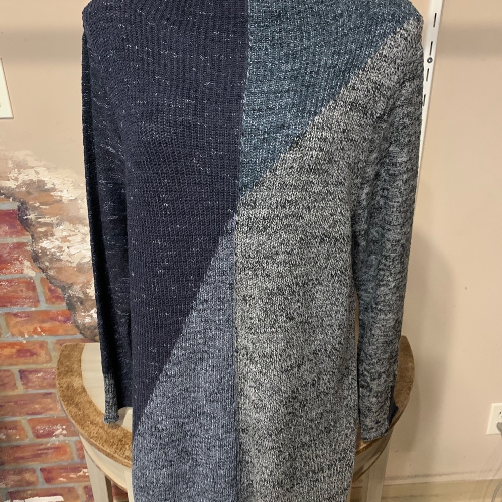 Fun Casual Sweater - image 6